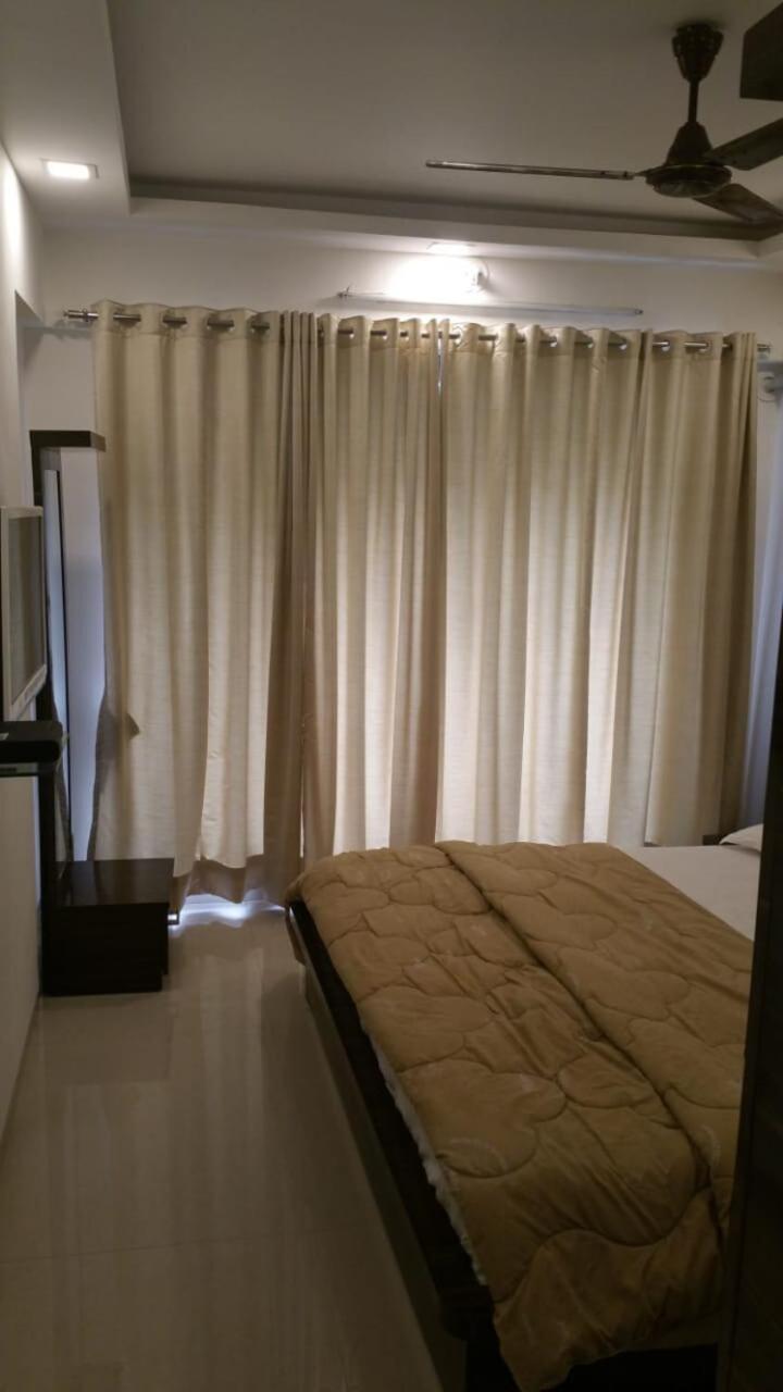 Spacious In Andheri Bombaj